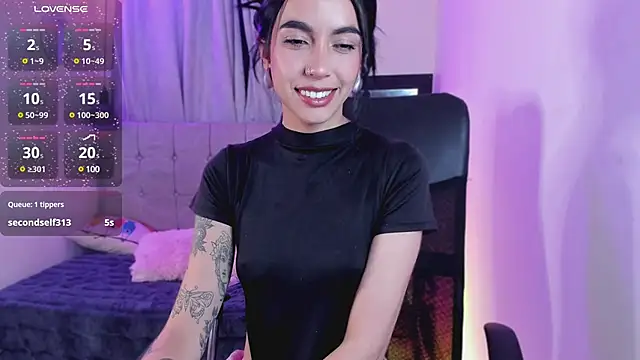 Snapshot of samy_lewis chatting on 12.07.24 samy lewis online show from 12.07.24