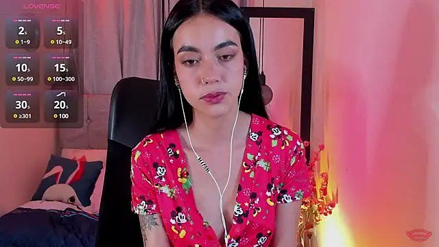 Snapshot of samy_lewis chatting on 12.13.24 samy lewis online show from 12.13.24