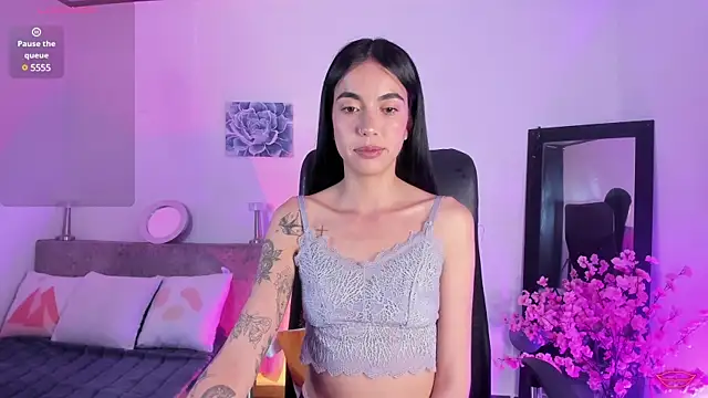 Snapshot of samy_lewis chatting on 03.21.25 samy lewis online show from 03.21.25