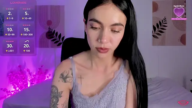 Snapshot of samy_lewis chatting on 10.06.25 samy lewis online show from 10.06.25