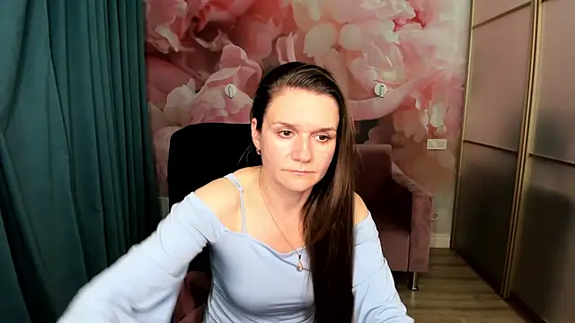 AriaGray online show from 11.13.25