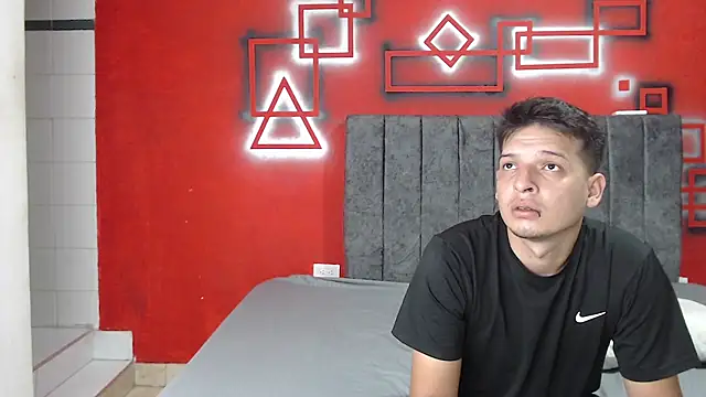 Snapshot of FerneyManti chatting on 11.06.25 FerneyManti online show from 11.06.25