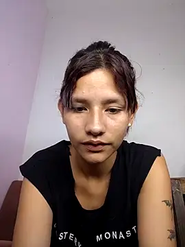 Snapshot of FerneyManti chatting on 11.24.25 FerneyManti online show from 11.24.25