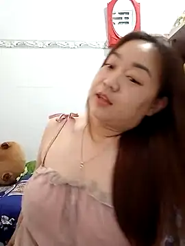 VyOanh2K online show from 03.17.25