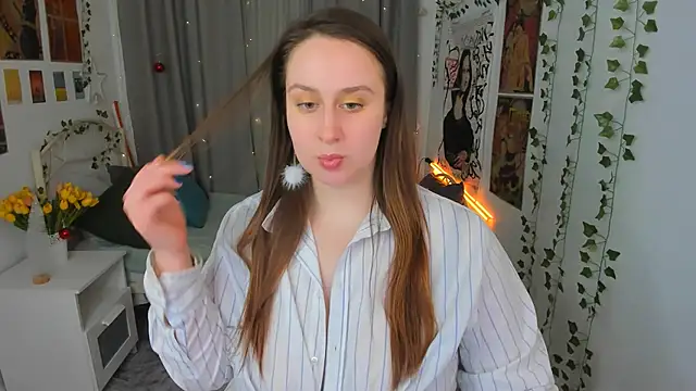 Snapshot of Lattea chatting on 12.27.24 Lattea online show from 12.27.24