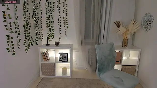 Snapshot of Lattea chatting on 01.16.25 Lattea online show from 01.16.25