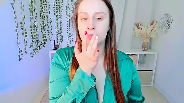 Snapshot of Lattea chatting on 03.07.25 Lattea online show from 03.07.25