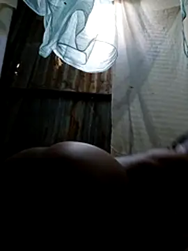 Snapshot of petitebaby001 chatting on 02.14.26 petitebaby001 online show from 02.14.26