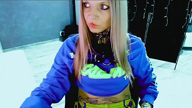 Snapshot of InesGold chatting on 09.17.25 InesGold online show from 09.17.25