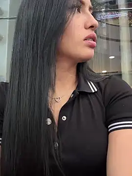 Snapshot of Sara_luna_ chatting on 12.28.24 Sara luna online show from 12.28.24