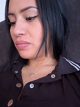 Snapshot of Sara_luna_ chatting on 12.29.24 Sara luna online show from 12.29.24