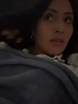 Snapshot of Sara_luna_ chatting on 11.21.25 Sara luna online show from 11.21.25