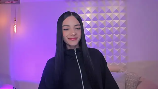 HannahJamesX online show from 11.16.25