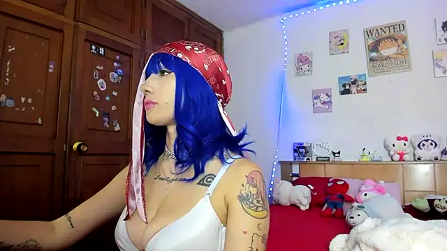 Snapshot of LunaDeCristall chatting on 09.17.25 LunaDeCristall online show from 09.17.25