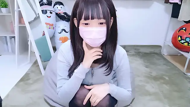 x-naru-x online show from 10.28.25