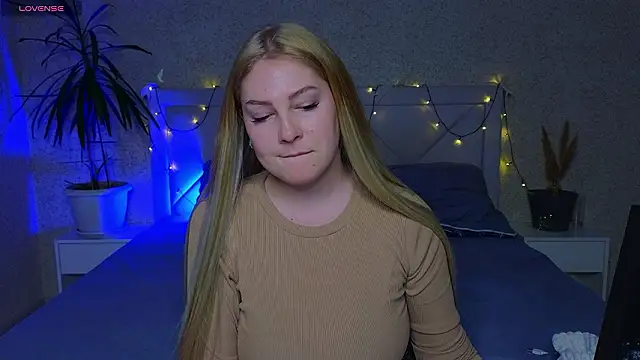 Catherine River online show from 03.25.26