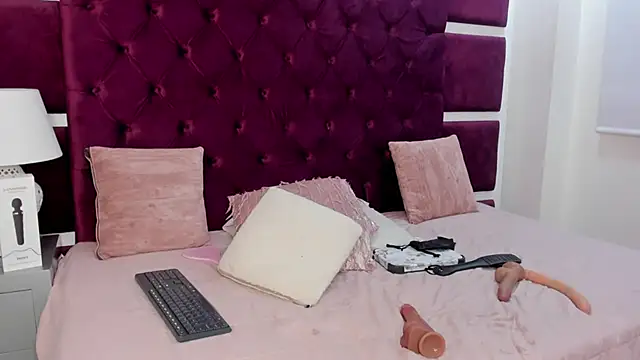 Daddysgirl1  online show from 01.15.25