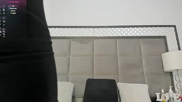 OliviaBurning online show from 03.06.25