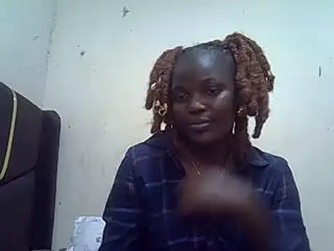 Snapshot of pretty_vivy chatting on 02.22.25 pretty vivy online show from 02.22.25