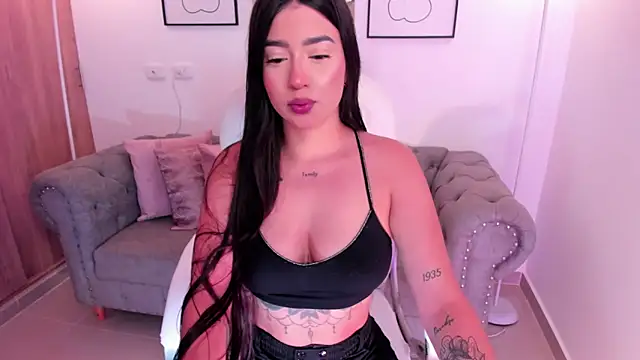 Snapshot of amelie_jhons chatting on 03.13.26 amelie jhons online show from 03.13.26