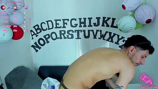 Piggy Eddy online show from 10.19.25