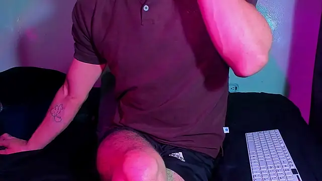 Piggy Eddy online show from 03.08.26