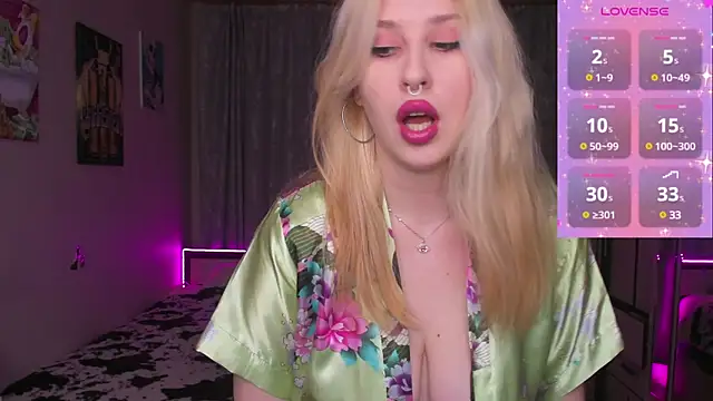 Snapshot of Alice___Rose chatting on 02.17.25 Alice Rose online show from 02.17.25