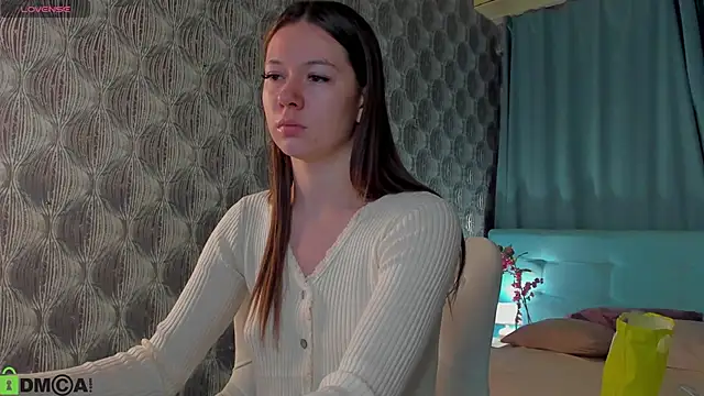 Nicole Charm online show from 10.10.25