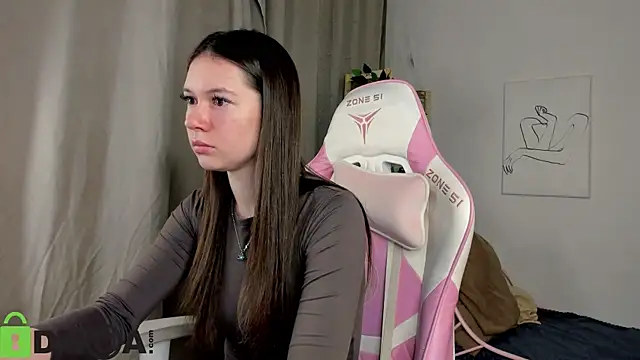 Nicole Charm online show from 10.23.25