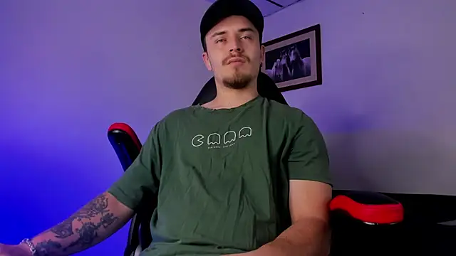 Snapshot of james_connor2 chatting on 01.15.25 james connor2 online show from 01.15.25