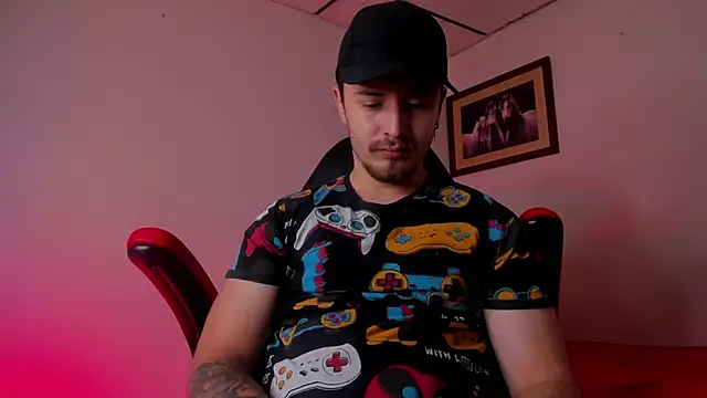 Snapshot of james_connor2 chatting on 01.26.25 james connor2 online show from 01.26.25