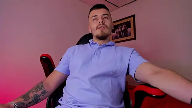 Snapshot of james_connor2 chatting on 01.28.25 james connor2 online show from 01.28.25