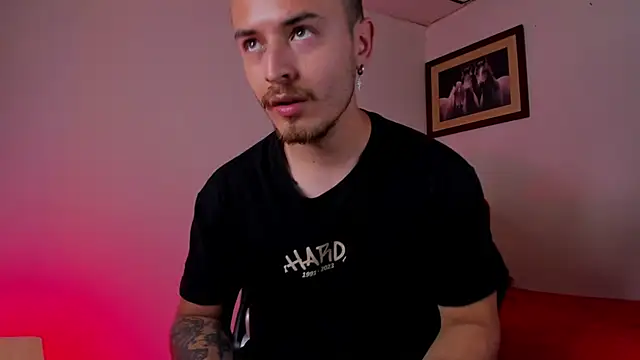 Snapshot of james_connor2 chatting on 02.08.25 james connor2 online show from 02.08.25