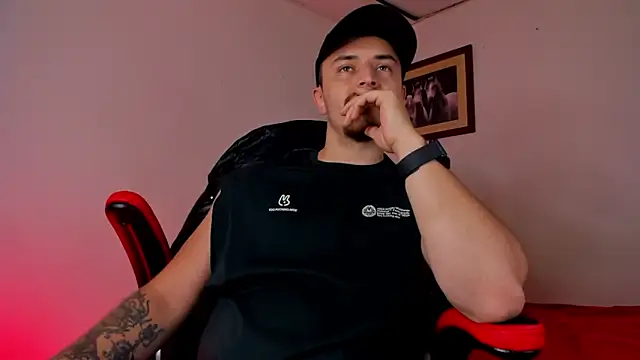 Snapshot of james_connor2 chatting on 02.18.25 james connor2 online show from 02.18.25