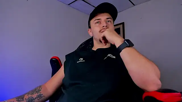 Snapshot of james_connor2 chatting on 02.26.25 james connor2 online show from 02.26.25