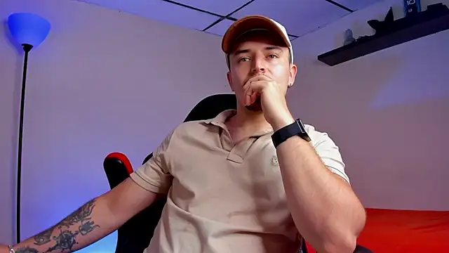 Snapshot of james_connor2 chatting on 10.02.25 james connor2 online show from 10.02.25