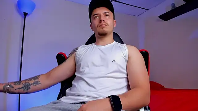 Snapshot of james_connor2 chatting on 10.04.25 james connor2 online show from 10.04.25