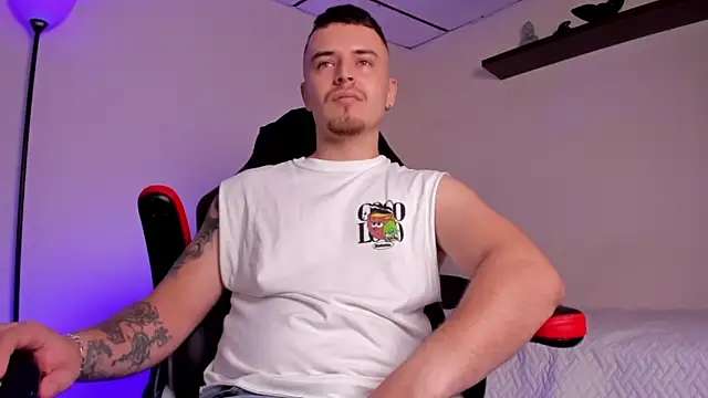 Snapshot of james_connor2 chatting on 11.12.25 james connor2 online show from 11.12.25