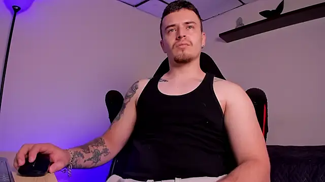 Snapshot of james_connor2 chatting on 11.27.25 james connor2 online show from 11.27.25