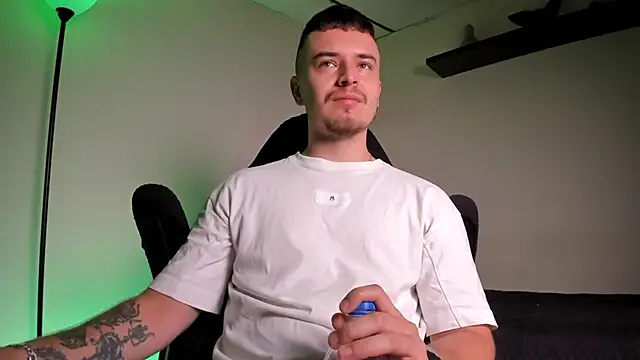 Snapshot of james_connor2 chatting on 02.08.26 james connor2 online show from 02.08.26