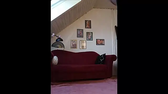 Snapshot of GinaBlonde chatting on 03.06.25 GinaBlonde online show from 03.06.25