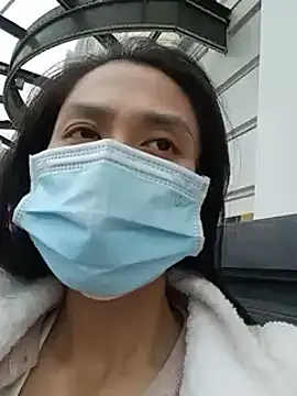 Snapshot of Hera_hera chatting on 12.28.24 Hera hera online show from 12.28.24