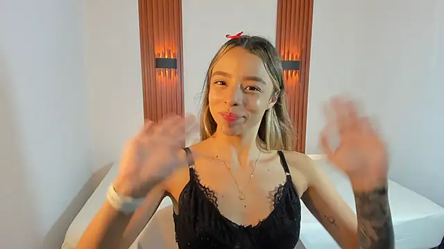 Snapshot of AliceRoss0 chatting on 11.29.25 AliceRoss0 online show from 11.29.25