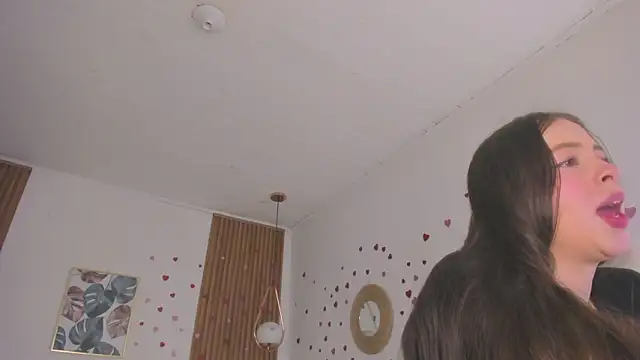 Snapshot of TiffanyWright chatting on 03.27.26 TiffanyWright online show from 03.27.26