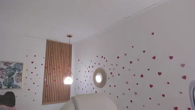 Snapshot of TiffanyWright chatting on 04.05.26 TiffanyWright online show from 04.05.26