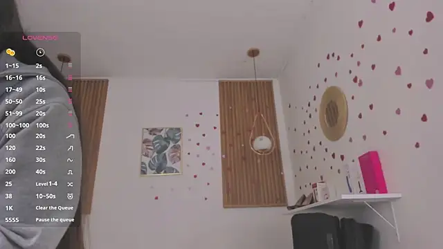 Snapshot of TiffanyWright chatting on 04.06.26 TiffanyWright online show from 04.06.26