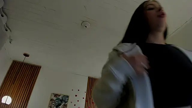 Snapshot of TiffanyWright chatting on 04.11.26 TiffanyWright online show from 04.11.26