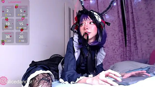 Snapshot of Alicedangerrr chatting on 12.24.24 Alicedangerrr online show from 12.24.24