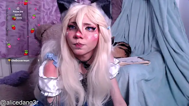 Snapshot of Alicedangerrr chatting on 02.15.25 Alicedangerrr online show from 02.15.25