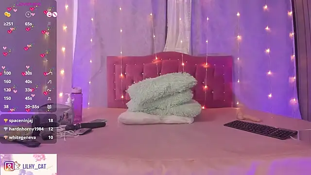 Snapshot of Wild_lilhy chatting on 02.02.25 Wild lilhy online show from 02.02.25